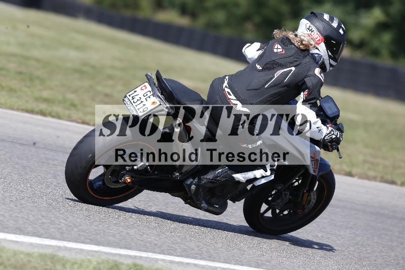 /Archiv-2025/49 26.08.2025 Cornu Master School ADR/gruen-vert/60